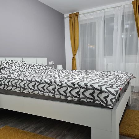 Apartament Terra Apartment Търговище Екстериор снимка