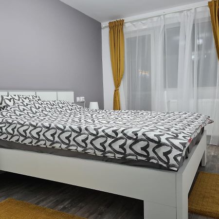 Apartament Terra Търговище Екстериор снимка