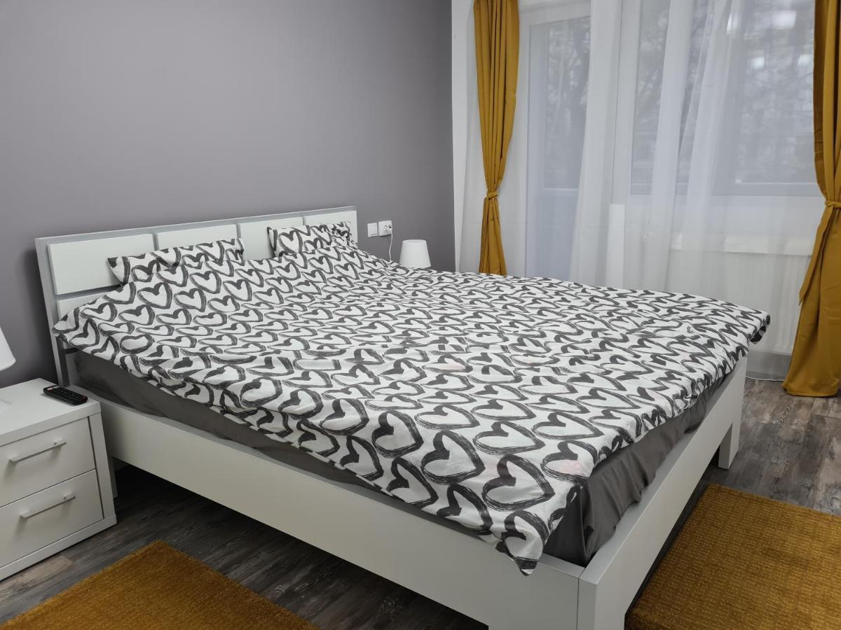 Apartament Terra Apartment Търговище Екстериор снимка